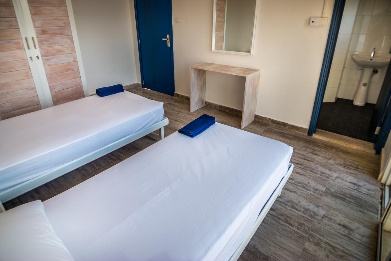 Island Hostels Mount Lavinia Дехивала-Маунт-Лавиния Экстерьер фото